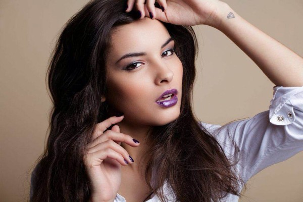 Adelaida Mercado Maquillaje
Modelo Camila Romero
 Peinado Sergio Bertran
Revista MUP #3