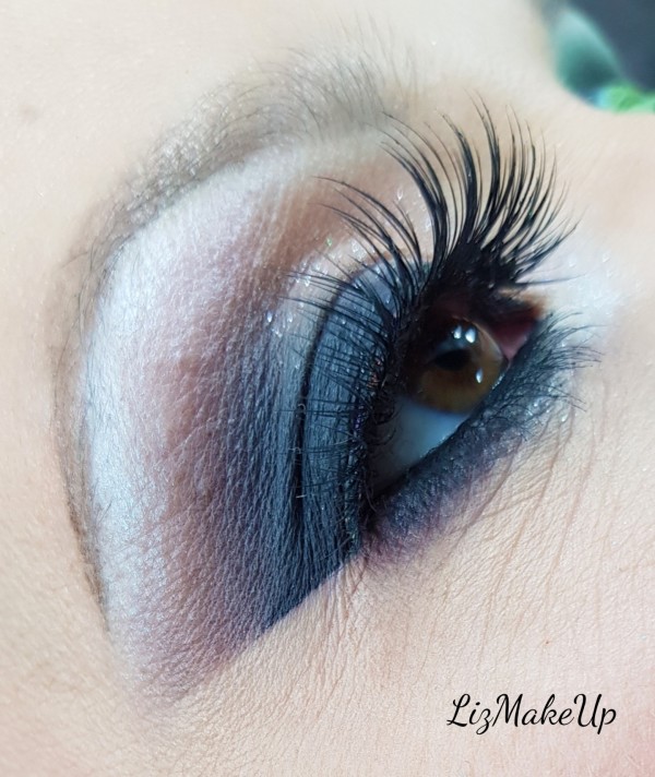 Referencia de maquillaje del archivo AMRA