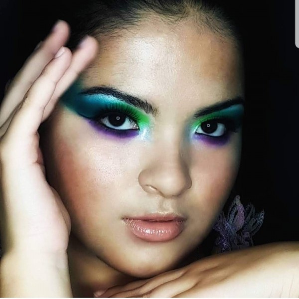 Referencia de maquillaje del archivo AMRA