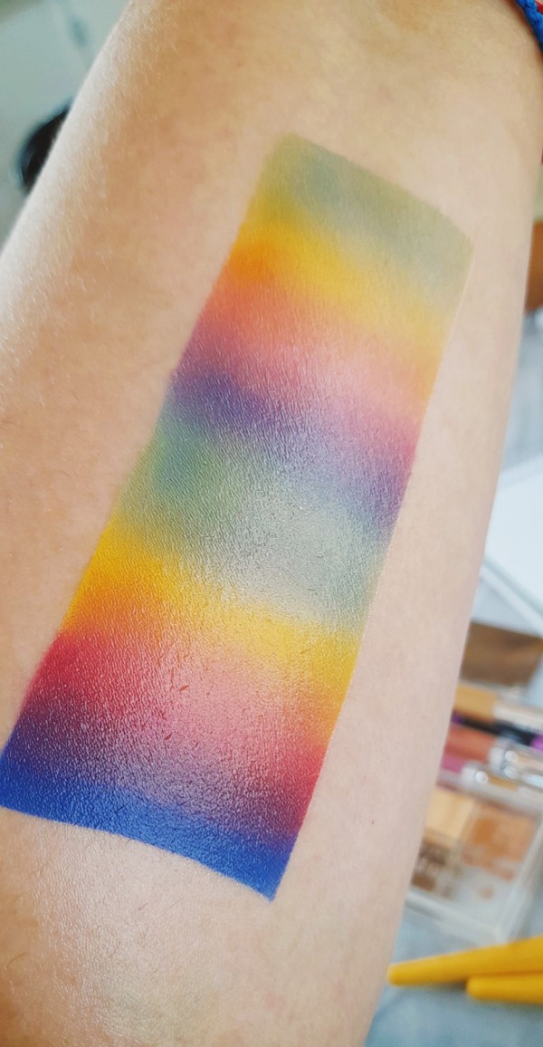 Resultado trabajo de colorimetria en maquillaje, esfumado de colores primeros