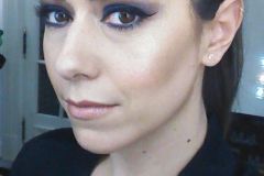 Maquillaje de noche, smokey en tonos azules.