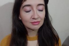 Maquillaje de día en tonos rosados, monocromático